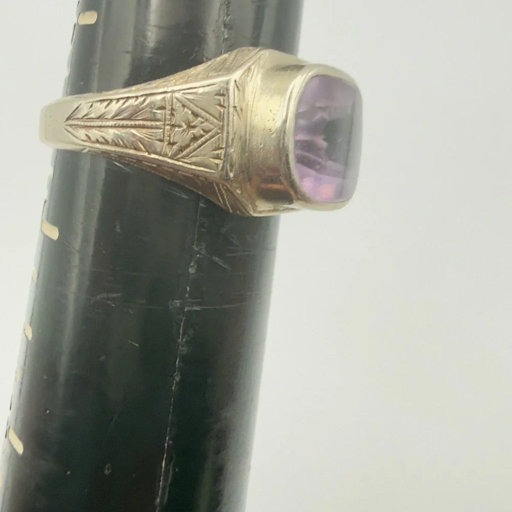 Cushion Cut Purple Stone Ring Engraved Silver Tone Art Deco Style Size 6.5 4.95g